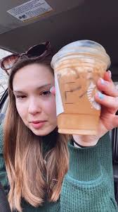 teddy graham starbucks cold brew taste test: 7/10 🧸🍯 here is the order if  you’d like to try it: grande blonde shaken espresso with light vanilla cold  foam, 1 pump brown sugar, 2 pumps SF vanilla, no ...