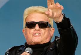 Heino was born on december 13, 1938 in düsseldorf he is an actor, known for ein mann für jede tonart (1993), heino oktoberfest promo (2012) and melodien. Heino Kommt Nach Hemmoor