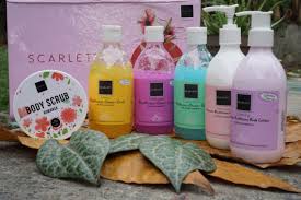 Cara yang bisa dilakukan untuk memelihara kulit tubuh adalah perawatan. Review Scarlett Whitening Wanginya Tahan Lama Atemalem