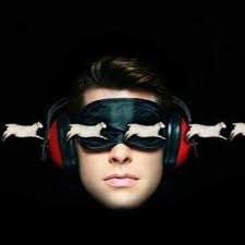 Stream Calum Scott Sings Shine Bright Like A Diamond by DAAVOO