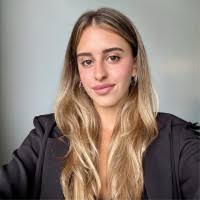 2300+ perfiles de «Olivia By»