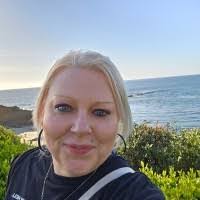 Amie Hurst's Instagram, Twitter & Facebook