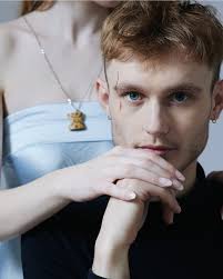 Behind the scenes from my Anakin Skywalker and Padmé Amidala  #RevengeoftheSith inspired photoshoot! ✨ I cannot wait to share more from  this shoot throughout the rest of the month. This film has