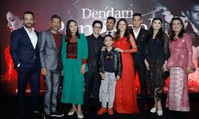 Pontianak harum sundal malam 2004 full movie. Malaysiakini Dendam Pontianak Tampil Hantu Berwajah Jelita