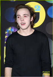 He dated actress courtney eaton from 2015 until 2017. Ross Lynch Courtney Eaton Make Couple Debut At Just Jared S Halloween Party Photo 3496971 2015 Halloween 2015 Just Jared Halloween Party Courtney Eaton Ellington Ratliff R5 Riker Lynch Rocky Lynch