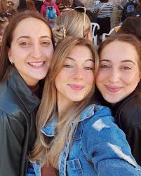 Julia Brodie (@juliabrodie) • Instagram photos and videos