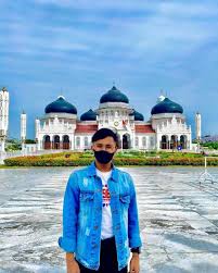 Disinilah tempat umat islam melaksanakan shalat, baik shalat pelaksanaan qadha (peradilan) di dalam masjid merupakan kebiasaan yang telah lama dijalani, dan. 6 Pesona Jirayut Bertandang Ke Aceh Makin Betah Hidup Di Indonesia