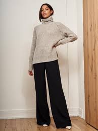 Hannah sweden is one of the few swedish shemales that you will find as well as being into domination and also having a softer side. Nuage Turtleneck La Ligne