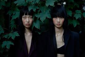 East Asian Muses By Hao Zeng Connie Berg For Models Com Fashion Photography Minimal Visual Portrait Photography Portrait Poses Portrait
