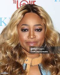 Musician Josephine Phoenix attends the premiere of "Kendra On Top"... News  Photo