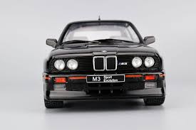 When bmw had to build 5000 m3s to homologate the car for group a competition, the resulting road cars shared nothing but their hoods with the standard e30's boxy body. Review Solido Bmw E30 M3 M3 Sport Evolution Diecastsociety Com