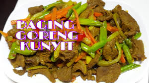 Masak sebentar, tuang santan, bumbui dengan garam dan gula. Resepi Daging Goreng Kunyit Gorengkunyit Daginggorengkunyit Youtube