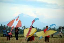 See more of permainan tradisional malaysia on facebook. 34 Provinsi Permainan Tradisional Cara Bermain Gambar Keterangan