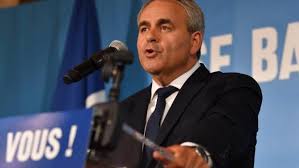 Xavier bertrand se moque de la taille du sexe de cauet. Kpal Eelgtpaom