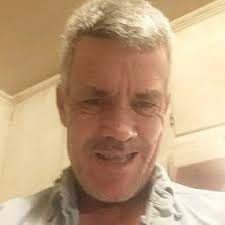 I once dated a girl with one leg shorter than the other. Her name was  Eileen.