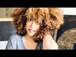 Hair chalking on dark black hair is a fun way to give strands an artistic, temporary color kick. Short Curly Hair Blond Highlights Novocom Top