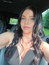 Halle Hayes (@_halleberry___) • Instagram photos and videos