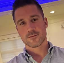 Robert Arno updated his profile picture.