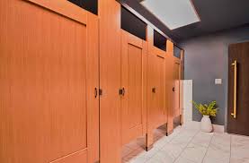 Ironwood Manufacturing Laminate Toilet Partitions And Captured Panel Bathroom Doors Powder Coated Hardware Clean Tradition Bathroom Partitions Bathroom Doors Bathroom Stall