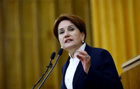 Kendisine oy vermeyen halka terörist diyen 2.hitlere 2.saddama haddini bildiren kadın gibi kadındır kendisi. Meral Aksener Den Istifa Yorumu Ibretlik Bir Vesika Tr724
