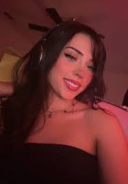 Daisy Mann's Instagram, Twitter & Facebook