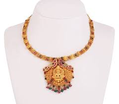 Collier pendentif élégant en or