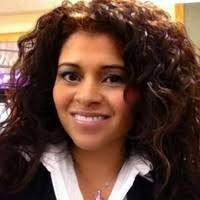 Lorena Robinson's Instagram, Twitter & Facebook