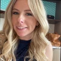 Amanda Cyr's Instagram, Twitter & Facebook