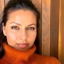 Denise Rivas's Instagram, Twitter & Facebook