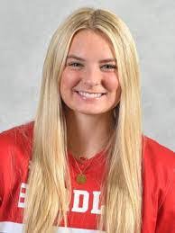 Julie Navarre's Instagram, Twitter & Facebook