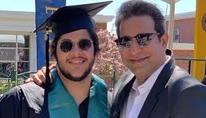 Akram was initially spotted by javed miandad after which his first wife huma, died in 2009 in chennai due to multiple organ failure. Wasim And Shaniera Akram Beam With Pride At Son S College Graduation