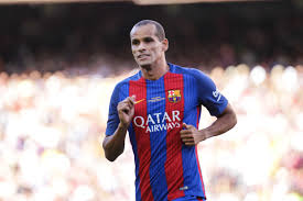Rivaldo vítor borba ferreira) เกิดวันที่ 19 เมษายน ค.ศ. Rivaldo Says Barcelona Should Look More At La Masia And Less Outside The Club Barca Blaugranes