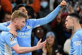 It's rich with history, beautiful parks and squares, amazing arch. 0poiyyx Hdrlum