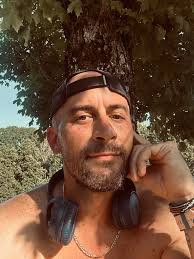 Exercising early in the morning to avoid heat