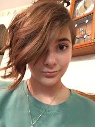 Asymmetrical pixie cut