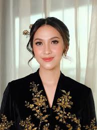 💍 @reginaolvm #muasemarang #engangement #naraputriw