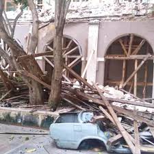 aCuba - TRISTE!! 😢 El emblemático inmueble donde radica en la actualidad  el Instituto Superior de Diseño Industrial (ISDI) sufrió en la jornada de  ayer un derrumbe en su fachada interior la