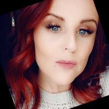 Danielle Monks's Instagram, Twitter & Facebook