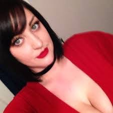 Jennifer Lytle's Instagram, Twitter & Facebook