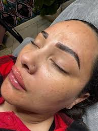 Semi-permanent makeup artist introduction