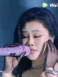 Tia Ray's Emotional Performance of 'BORED'