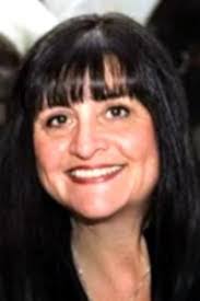 Elaine Hickey's Instagram, Twitter & Facebook