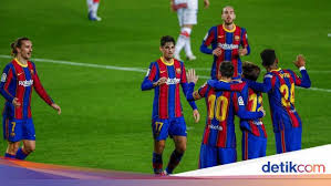 Barça keep creating chances but alavés keep making block after block! Eow7 N5yptvklm