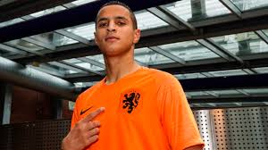 The latest tweets from mohamed ihattaren (@iamihattaren). Mohamed Ihattaren Das Nachste Niederlandische Mega Talent