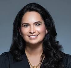 Suzanne Mcmillan's Instagram, Twitter & Facebook