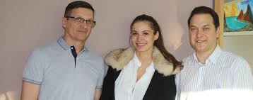 Join to listen to great radio shows, dj mix sets and podcasts. Kovacs Attila Sprinter Atleta Olimpikonnal Es Lanyaval Kingaval Aki Nehany Eve Miss Hungary Gyoztes Volt Dr Pataki Gergely Plasztikai Sebesz