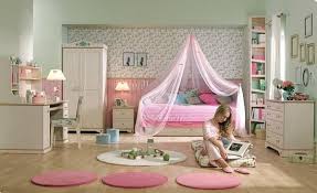 A pair of chaise lounges is the perfect place to curl up and gossip with a friend in this bold black, white, and yellow teen room from tatertots and jello. 25 Room Design Ideas For Teenage Girls