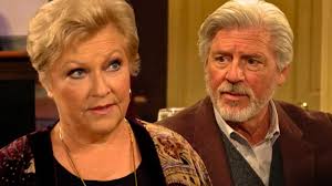 How long until Martin attacks Tracy? : r/youngandtherestless