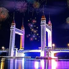 Kuala terengganu is the administrative capital, royal capital and the main economic centre of terengganu, on the east coast of peninsular malaysia. Kuala Terengganu Drawbridge Klcc Projeks Sdn Bhd