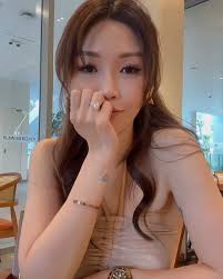 There are many things I really love about you! , :, Thank you  @fitflopsingapore for giving me the comfort and style all day long! , .,  Enjoy the Pre-CNY sale by getting 15% off your first pair and 30% ...